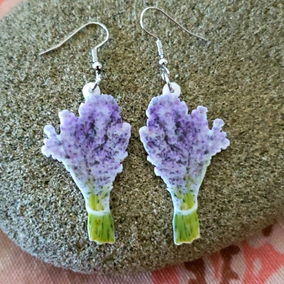 Lavender Flower Earrings. Lavender Boquete Floral - Picture 2 of 7